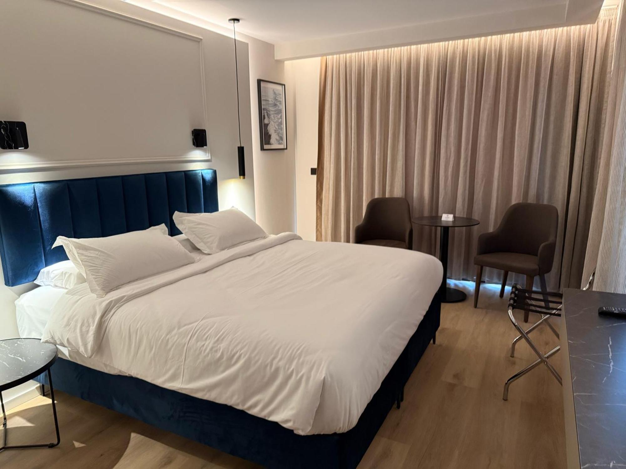 Odysseia Hotel Kapetanios Limassol Bagian luar foto