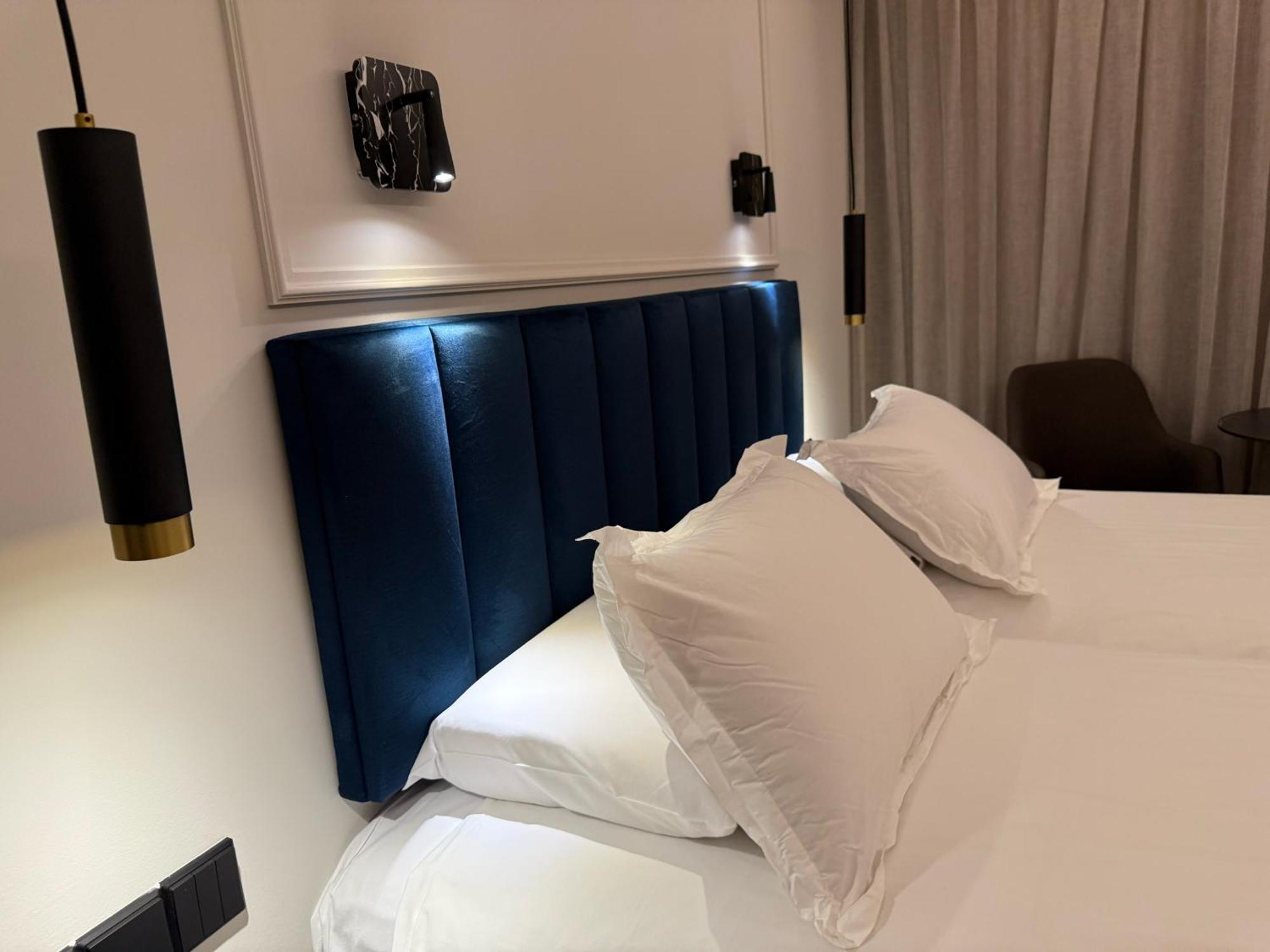 Odysseia Hotel Kapetanios Limassol Bagian luar foto