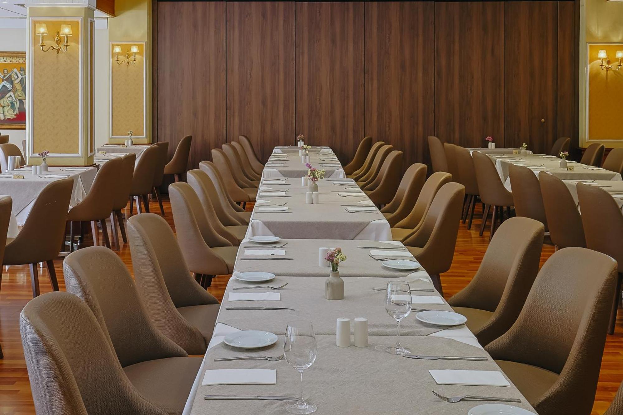 Odysseia Hotel Kapetanios Limassol Bagian luar foto