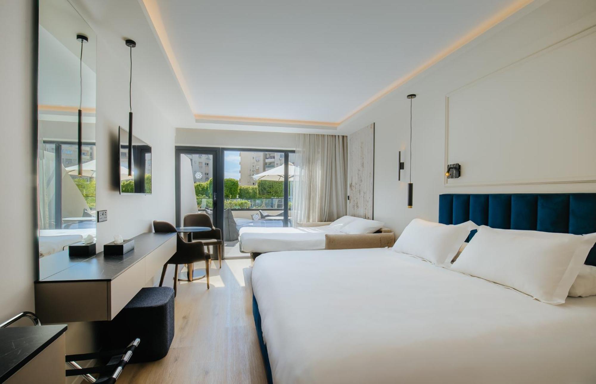 Odysseia Hotel Kapetanios Limassol Bagian luar foto