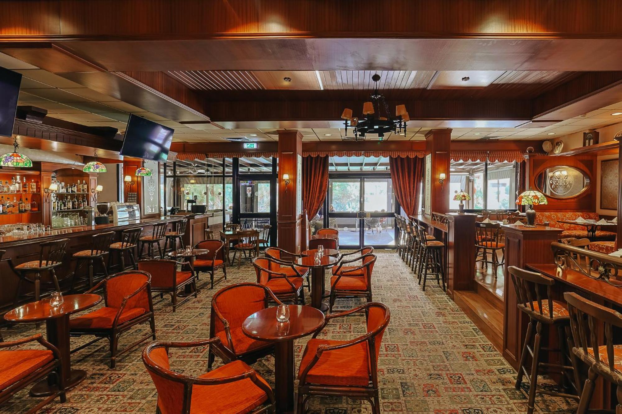 Odysseia Hotel Kapetanios Limassol Bagian luar foto