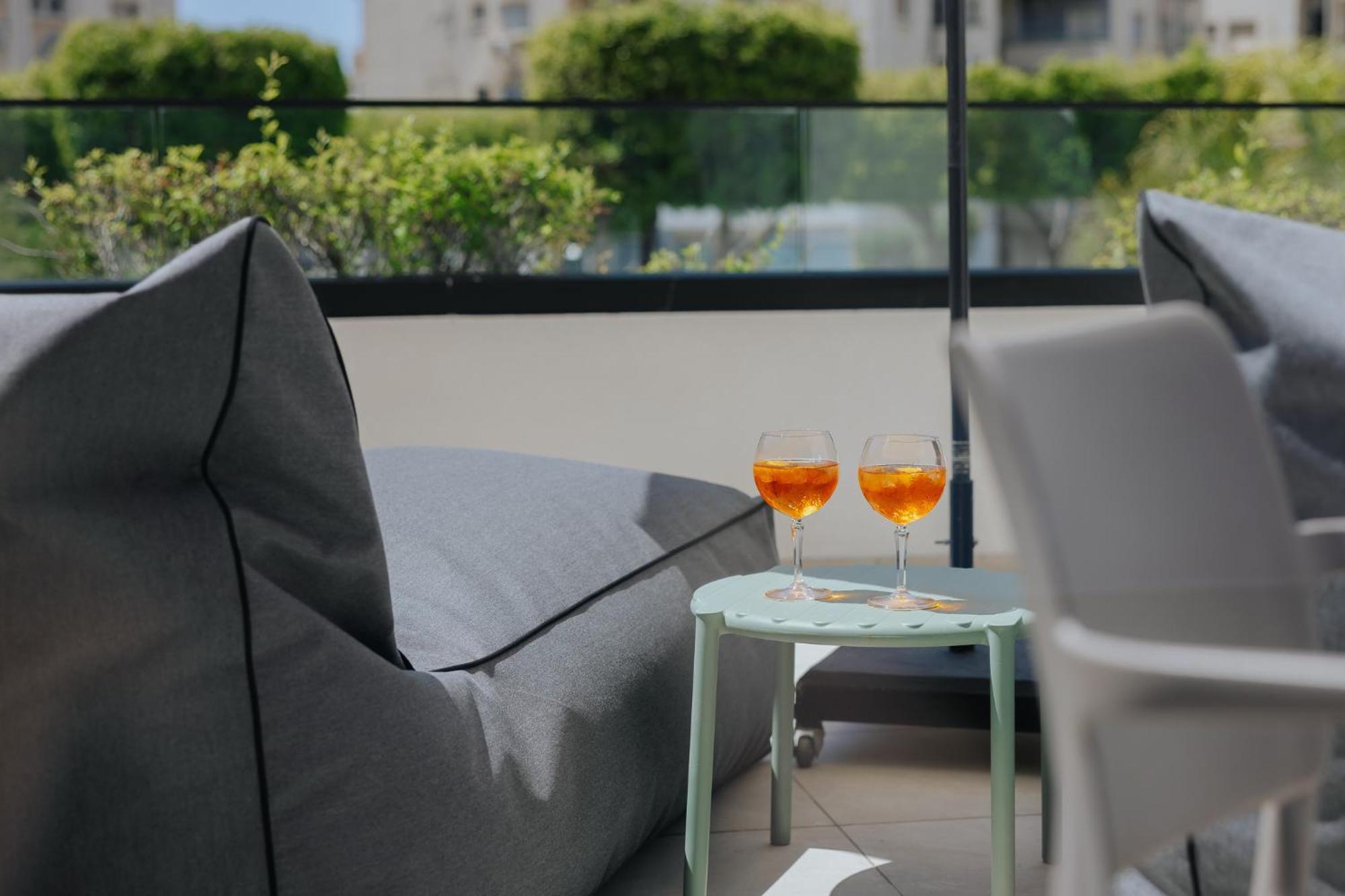 Odysseia Hotel Kapetanios Limassol Bagian luar foto