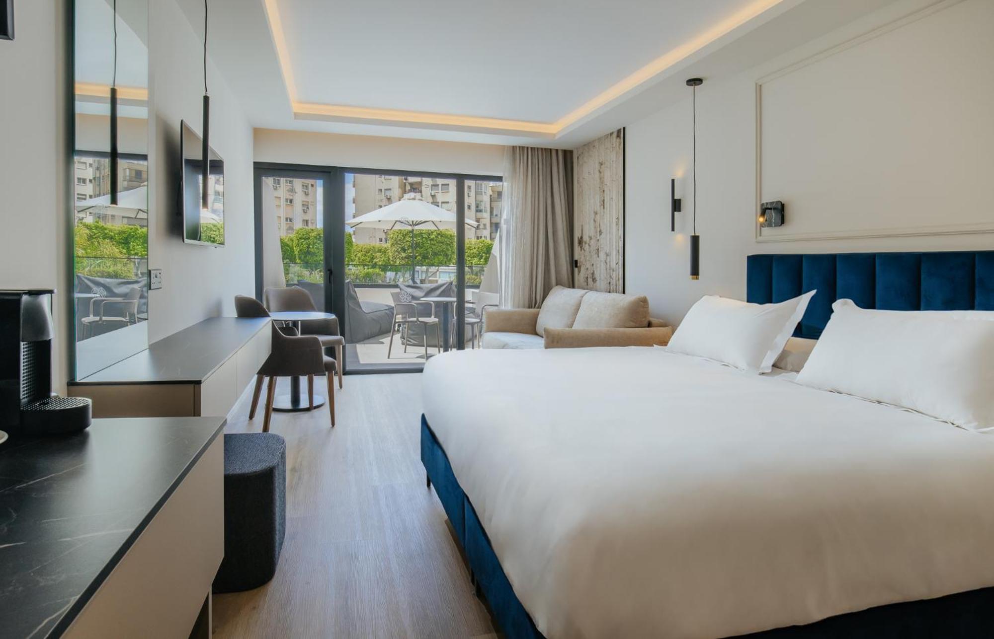 Odysseia Hotel Kapetanios Limassol Bagian luar foto