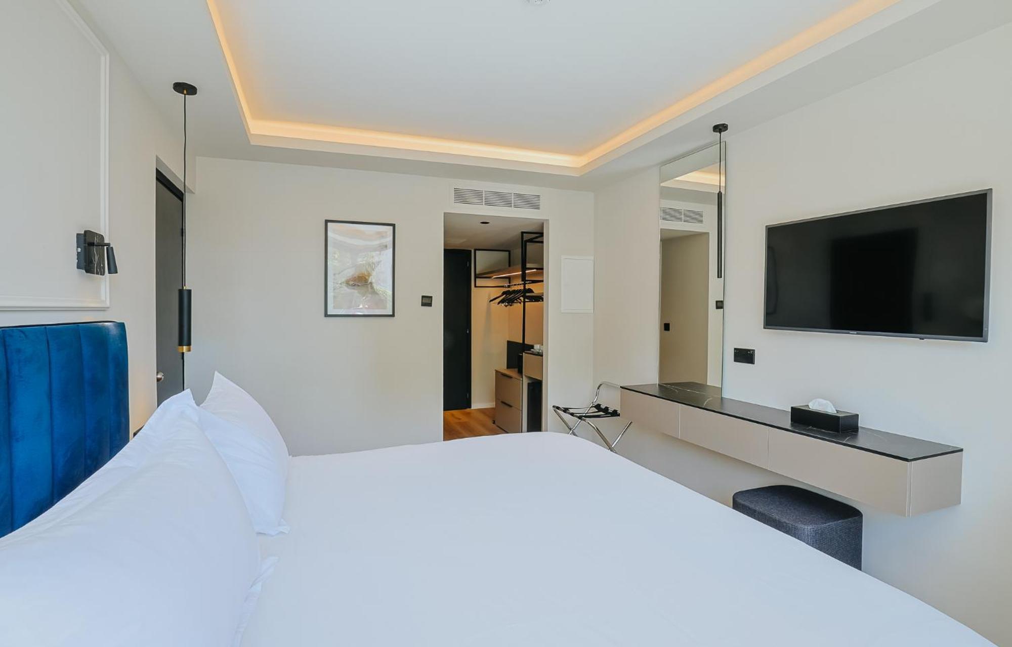 Odysseia Hotel Kapetanios Limassol Bagian luar foto